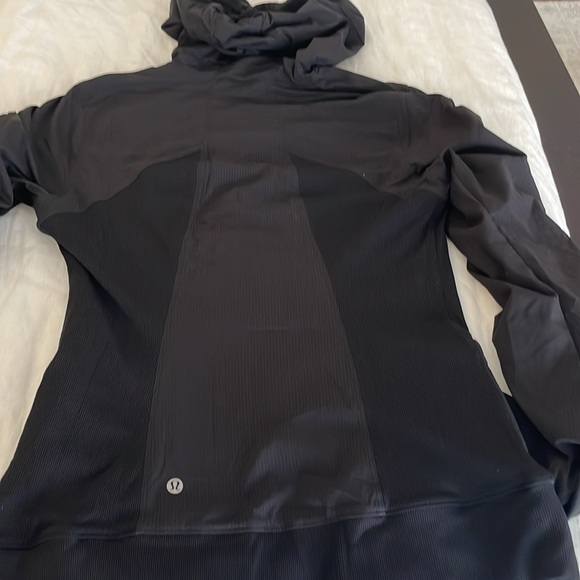 Lululemon Reversible black jacket 8 - Picture 6 of 9